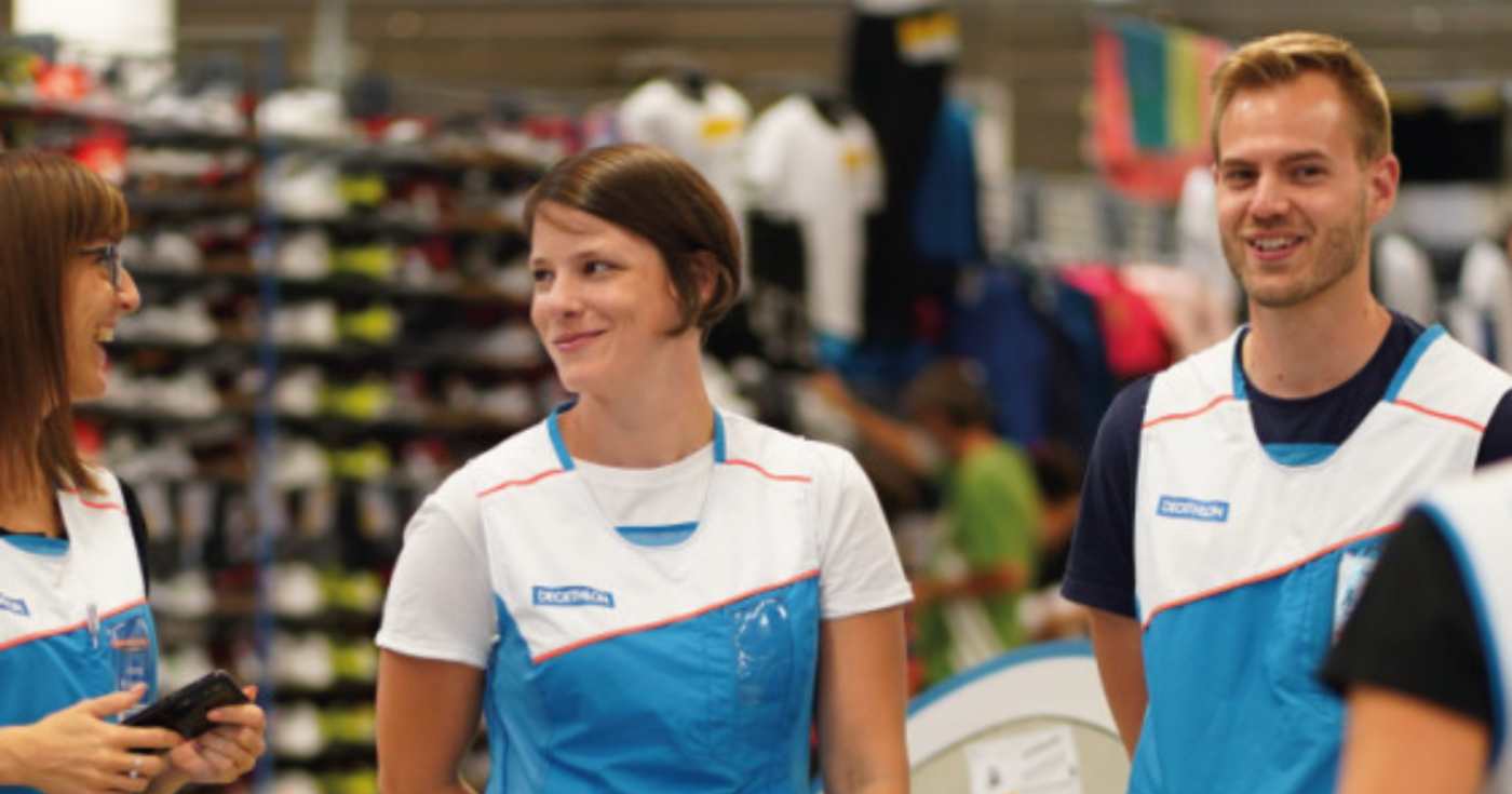 Un gruppo di responsabili di reparto Decathlon (repertorio)