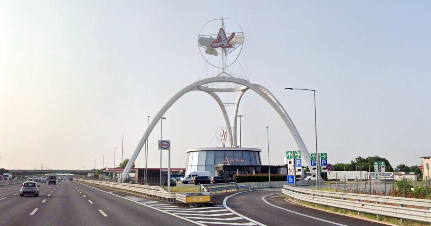 Lo storico Autogrill di Lainate sulla autostrada A8 (repertorio)