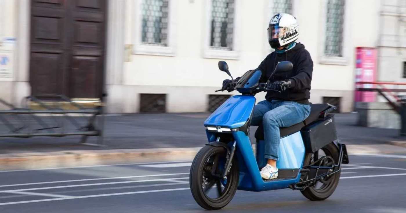 Uno scooter elettrico (repertorio)