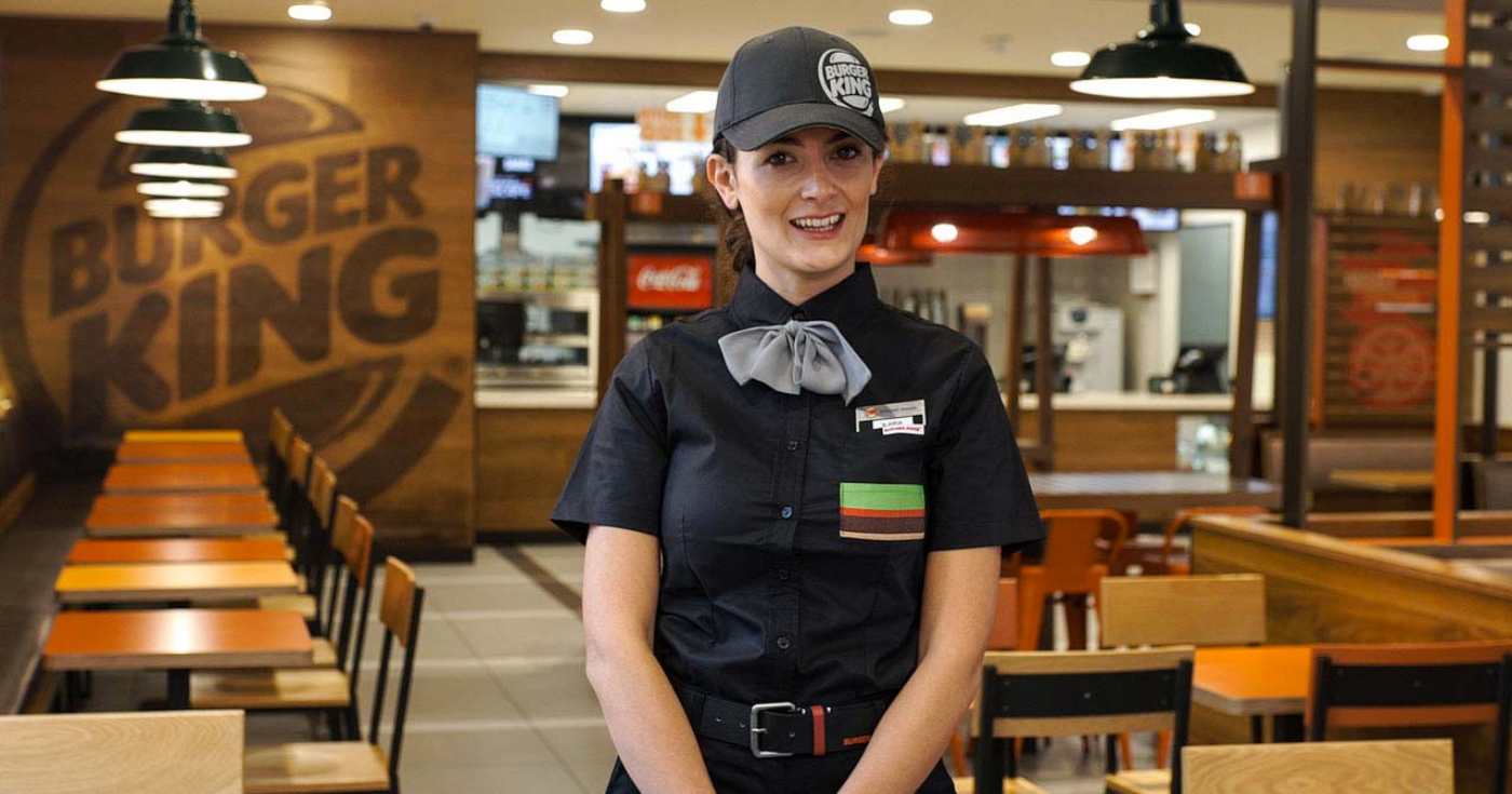 Una addetta alla ristorazione di Burger King (repertorio)