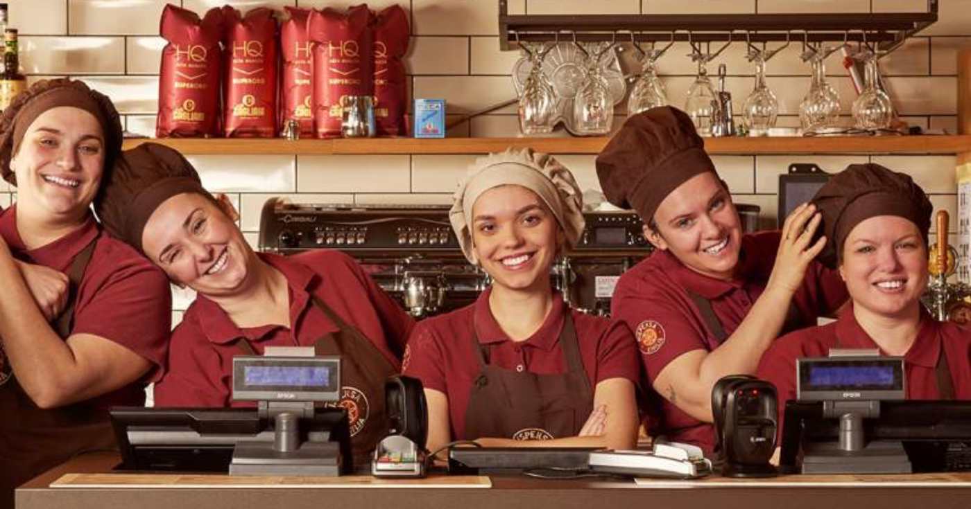 Un gruppo di addetti di un ristorante Dispensa Emilia (repertorio)