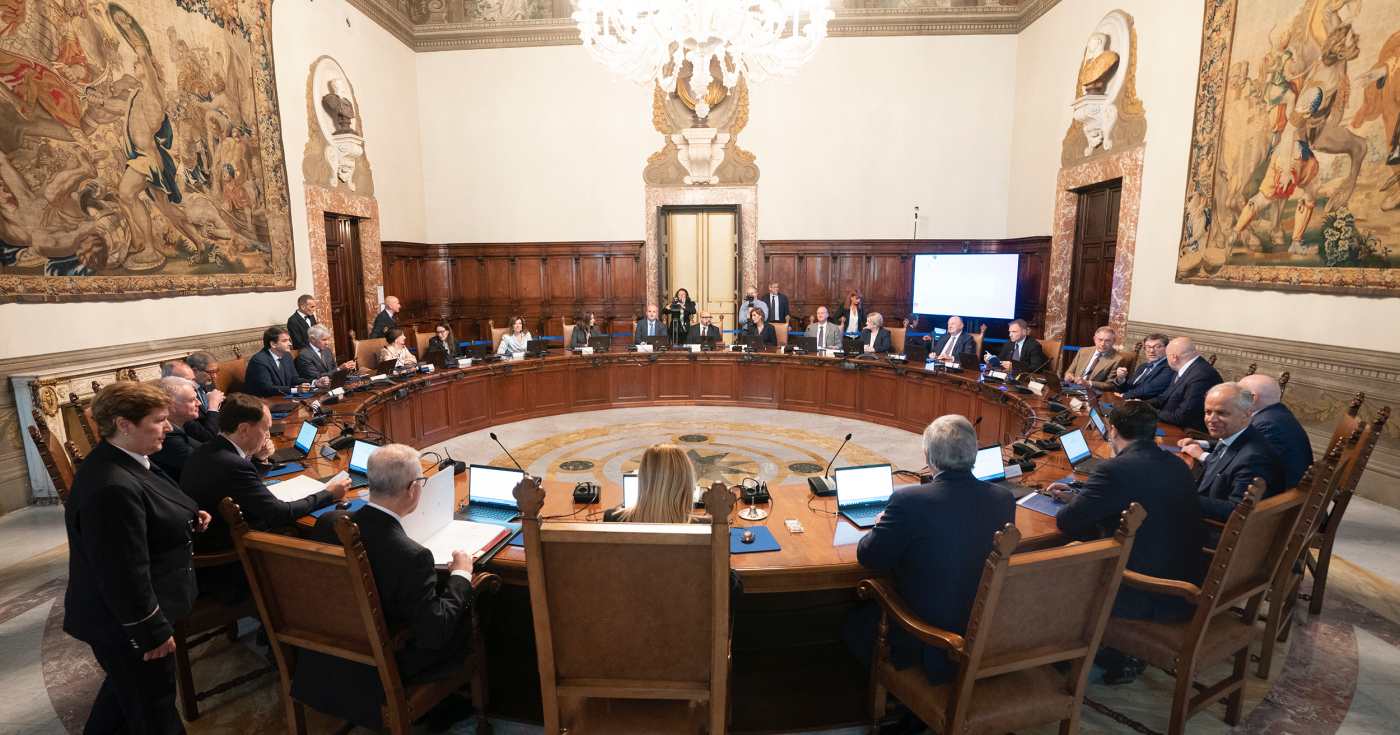 Una riunione del Consiglio dei Ministri (repertorio) Una riunione del Consiglio dei Ministri (repertorio)