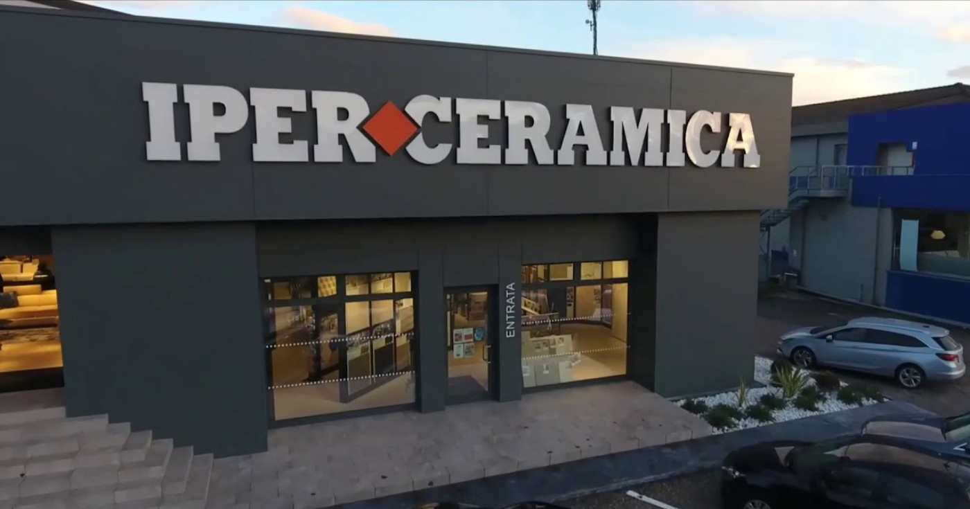 Un punto vendita Iperceramica (repertorio)