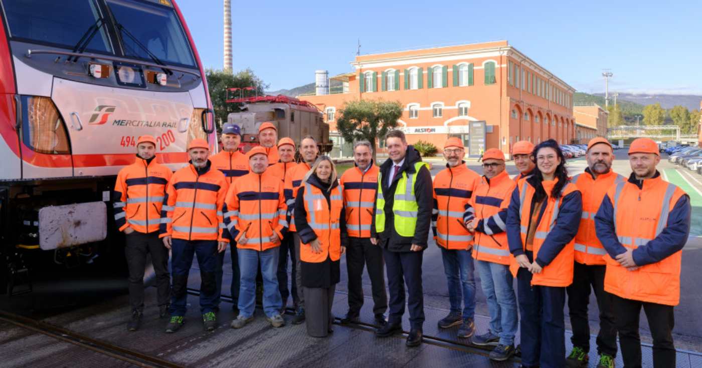 Un gruppo di addetti alla logistica FS (repertorio)