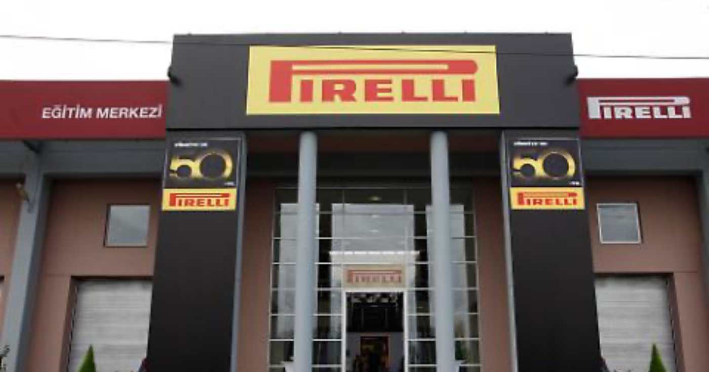 Uno stabilimento Pirelli (repertorio)