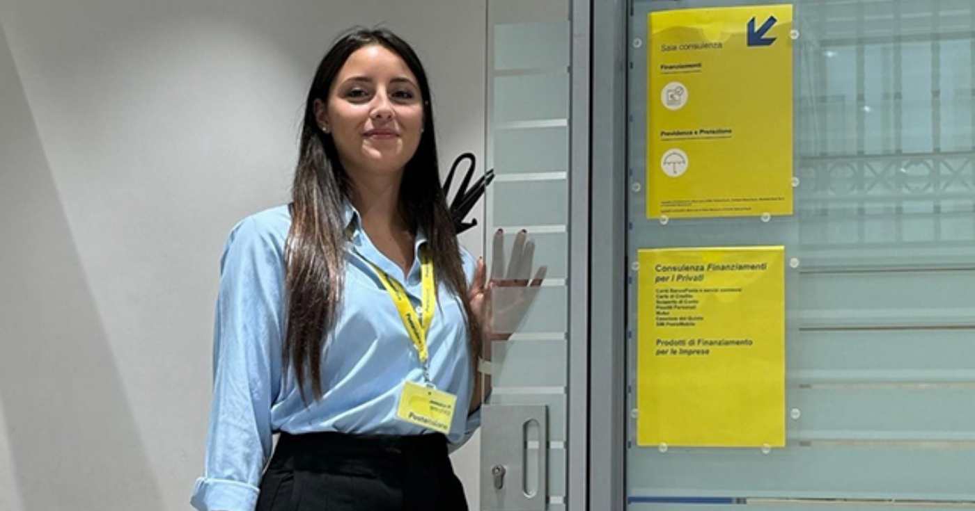 Una consulente di Poste Italiane (repertorio)