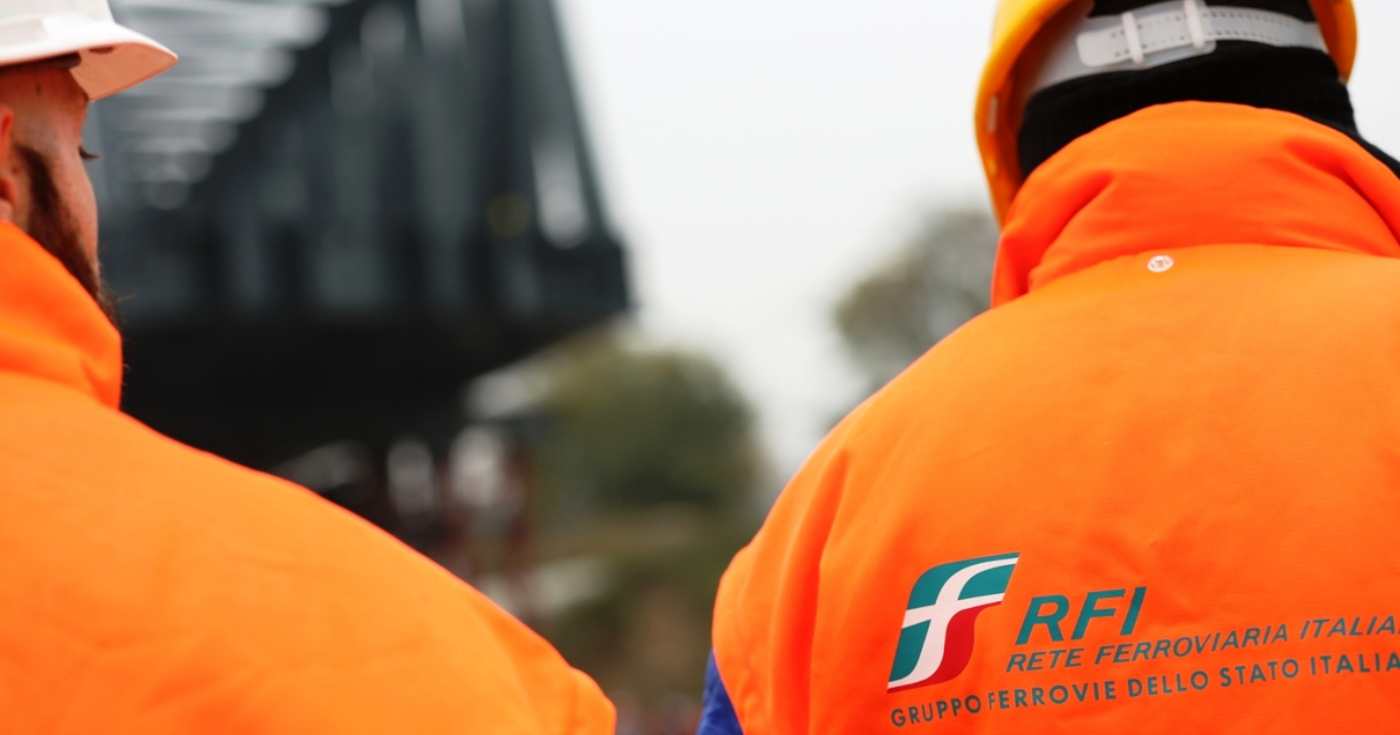 Due tecnici di RFI (repertorio)